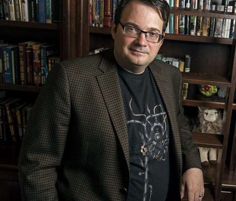Brandon Sanderson